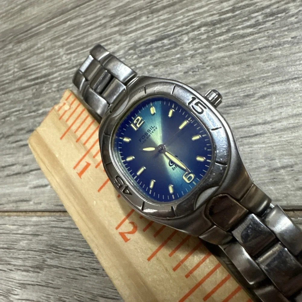 Ladies Fossil Blue Silver Tone Quartz Watch‎ AM-3526